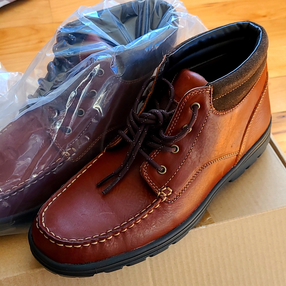NWT New in box Lands' End comfort casual boot in brown